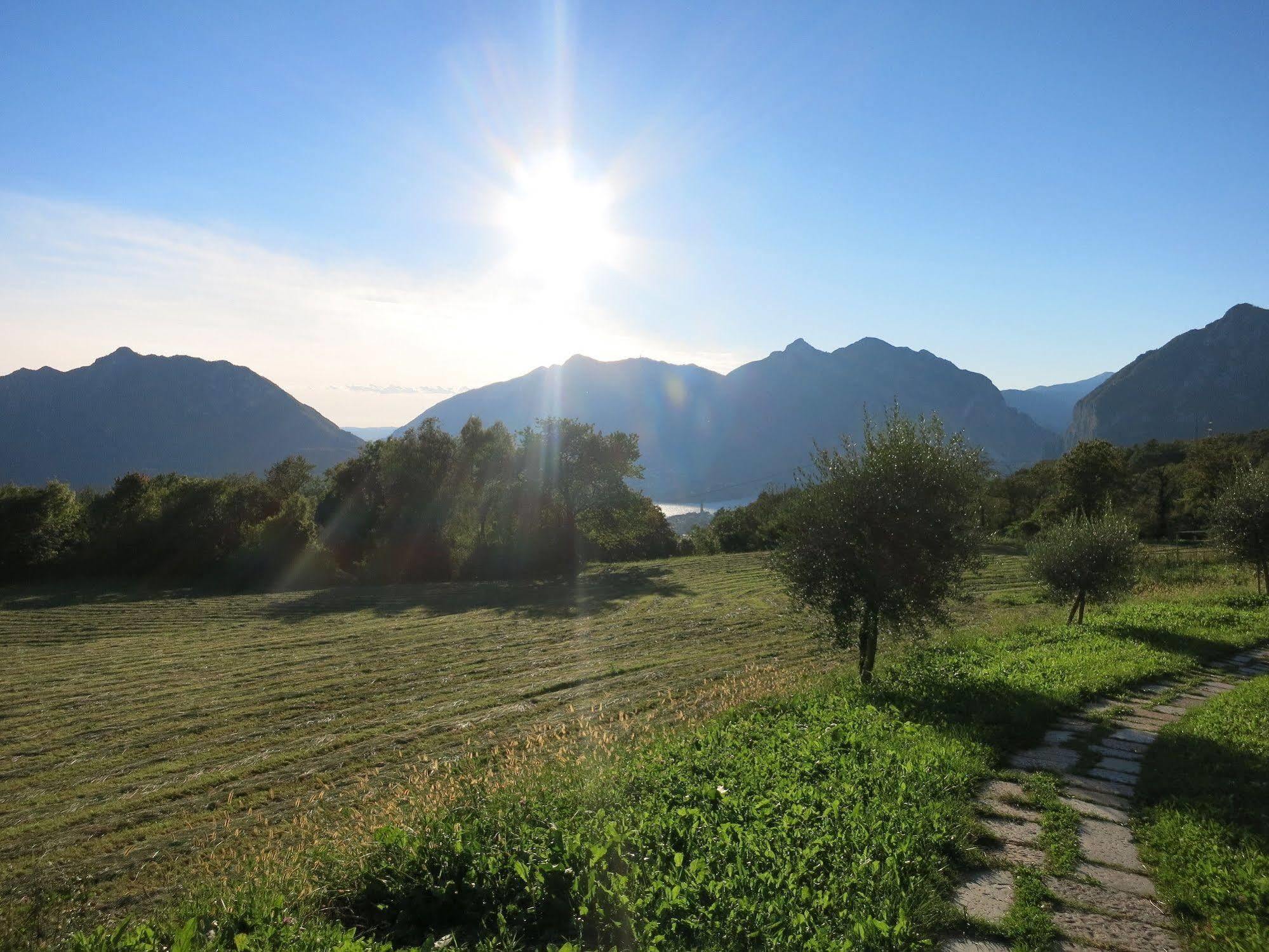 Agriturismo Deviscio レッコ エクステリア 写真